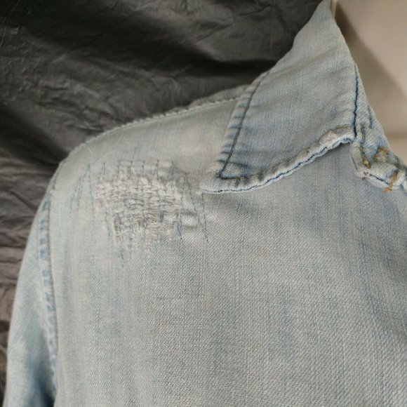 H&M & Denim Raw Hem Snap Front Top Shirt Size 4 - Picture 3 of 9